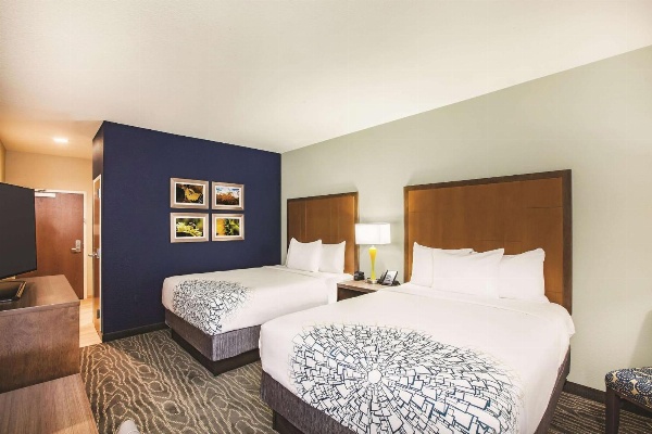 La Quinta Inn & Suites by Wyndham Wichita Northeast image 7
